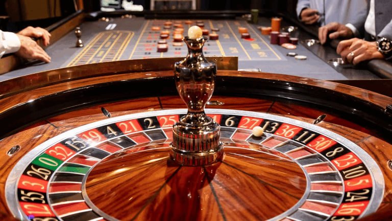 Dashboard akun kafe77 menampilkan poin loyalitas, tier saat ini, dan bonus aktif